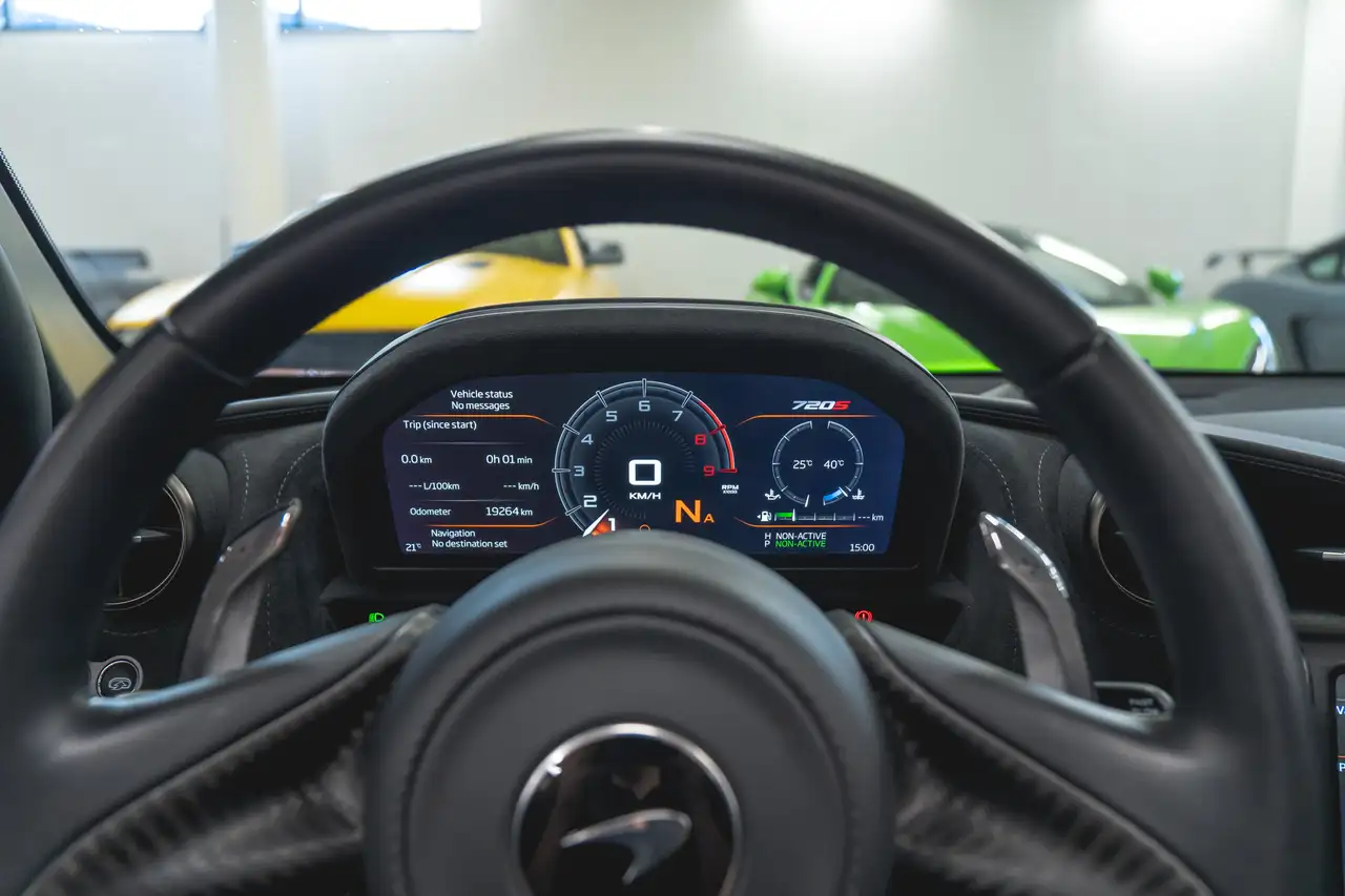 McLaren 720S снимка McLaren 720S