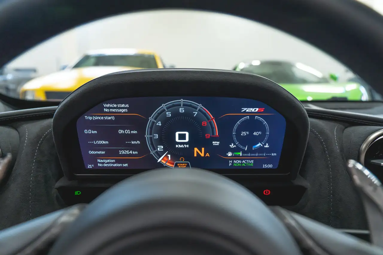 McLaren 720S снимка McLaren 720S