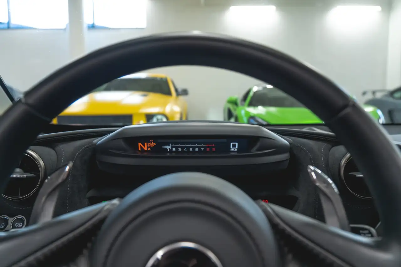 McLaren 720S снимка McLaren 720S