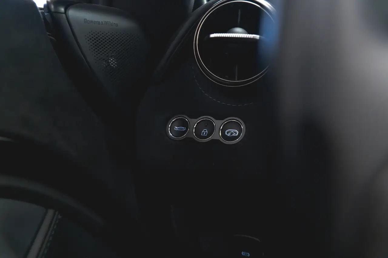 McLaren 720S снимка McLaren 720S