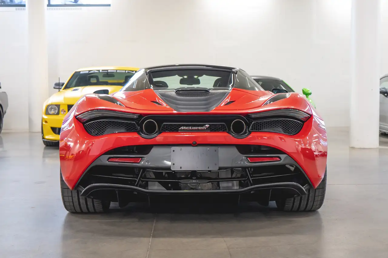 McLaren 720S снимка McLaren 720S