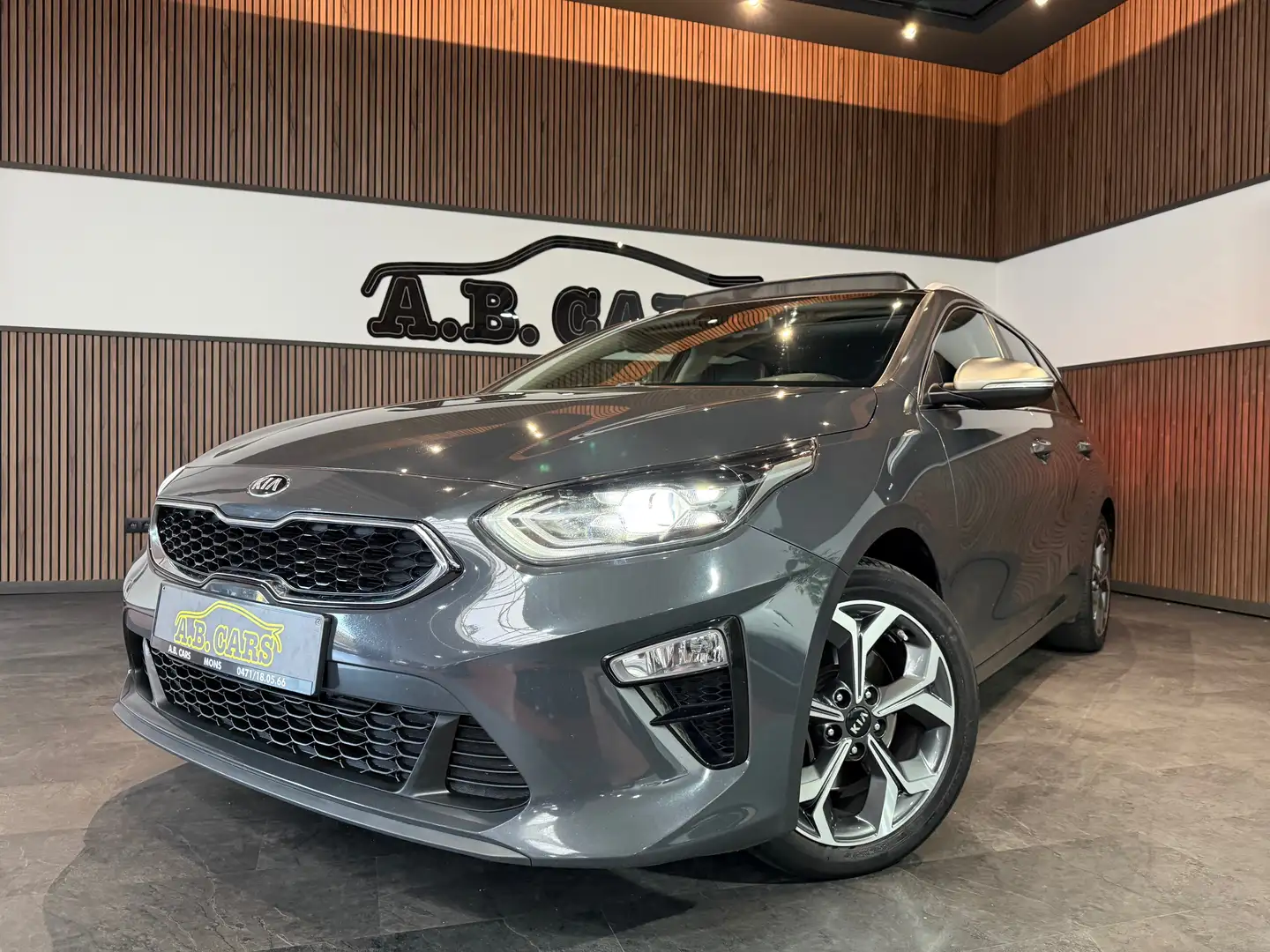 Kia Ceed SW / cee'd SW 1.6 CRDi *GARANTIE 12MOIS*CARNET FULL* Grijs - 1