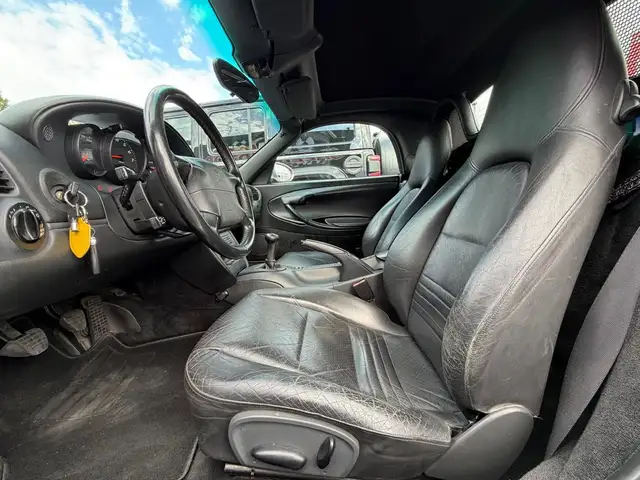 Porsche Boxster view 12