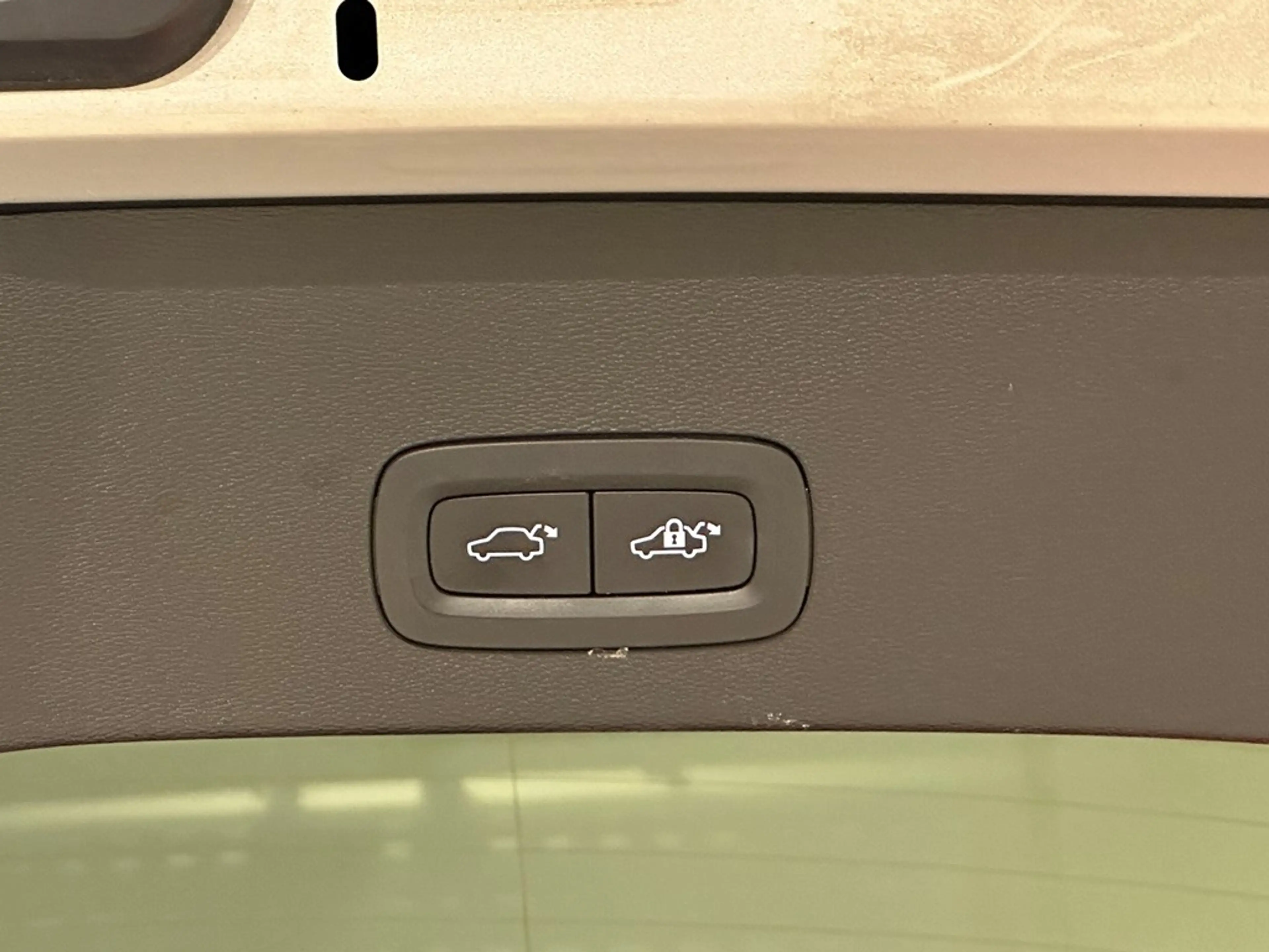 Volvo C40 Recharge ultimate Extended Range — photo 13