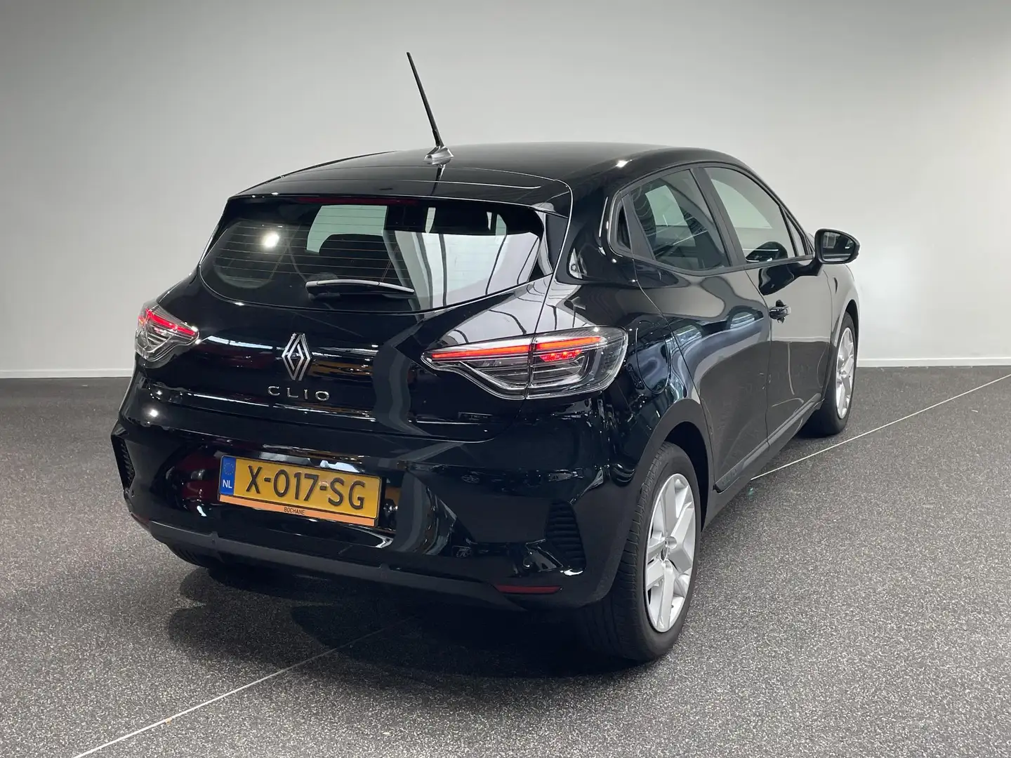 Renault Clio 1.6 E-Tech Full Hybrid 145 evolution Navigatie | A Zwart - 2