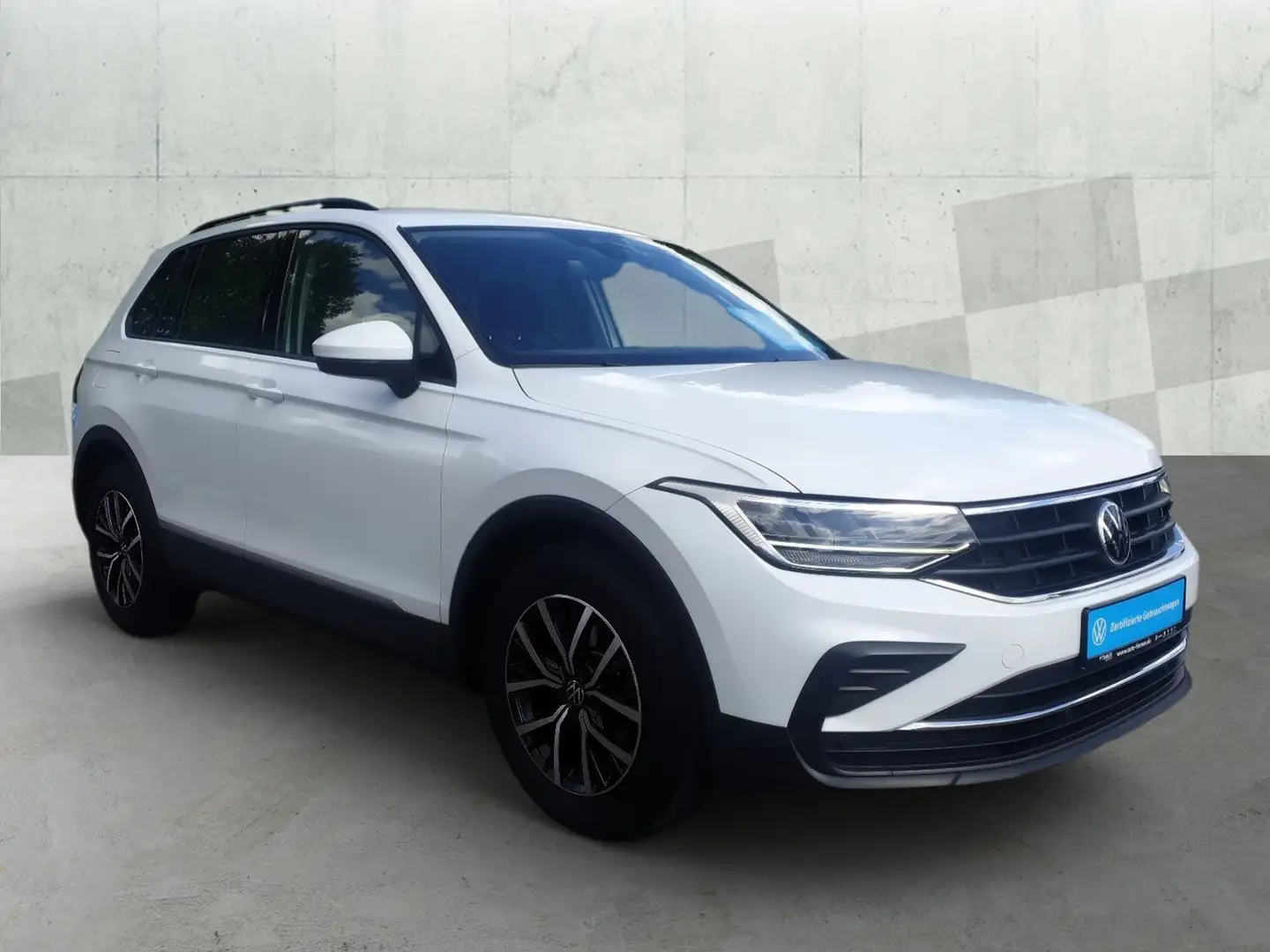 Volkswagen Tiguan 2.0 TDI DSG LIFE *AHK *LED *ACC *NAVI *SHZ * Wit - 2
