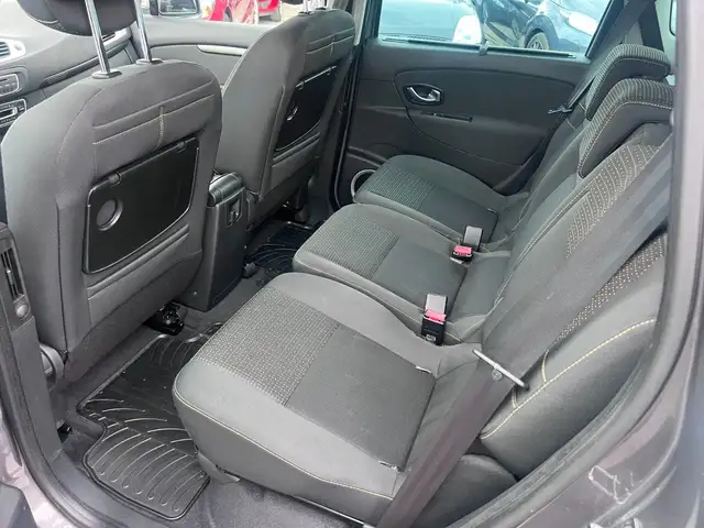 Renault Scenic view 12