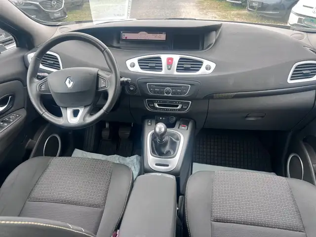Renault Scenic view 9