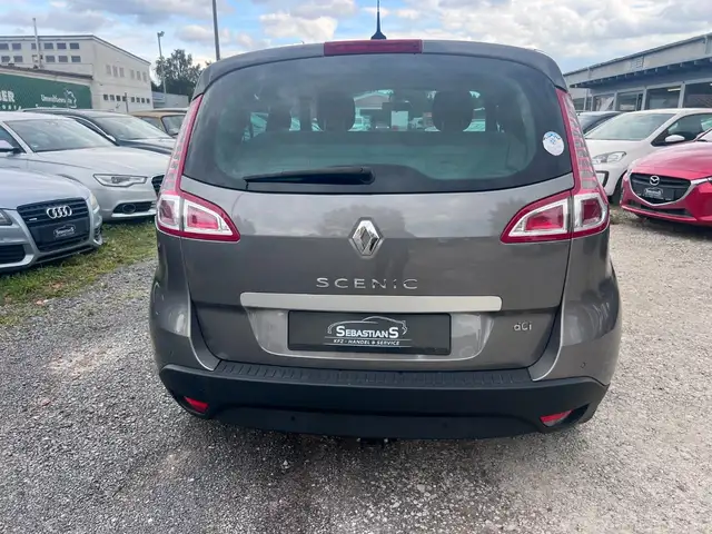 Renault Scenic view 5
