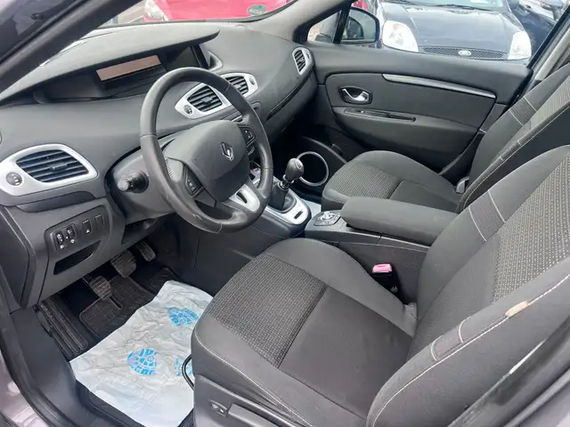 Renault Scenic view 8