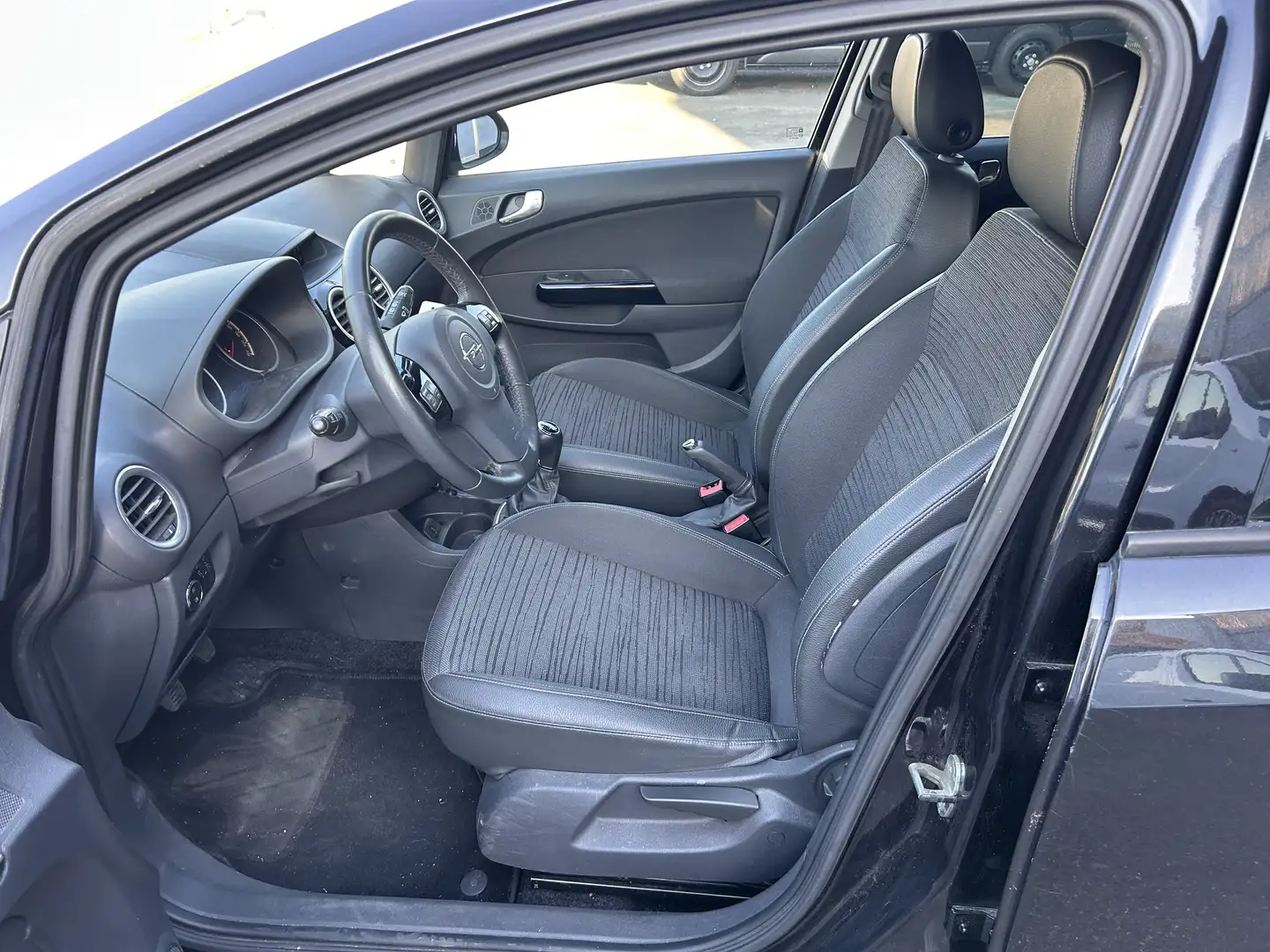 Opel Corsa 1.3CDTI S&S Selective 95 Black - 2