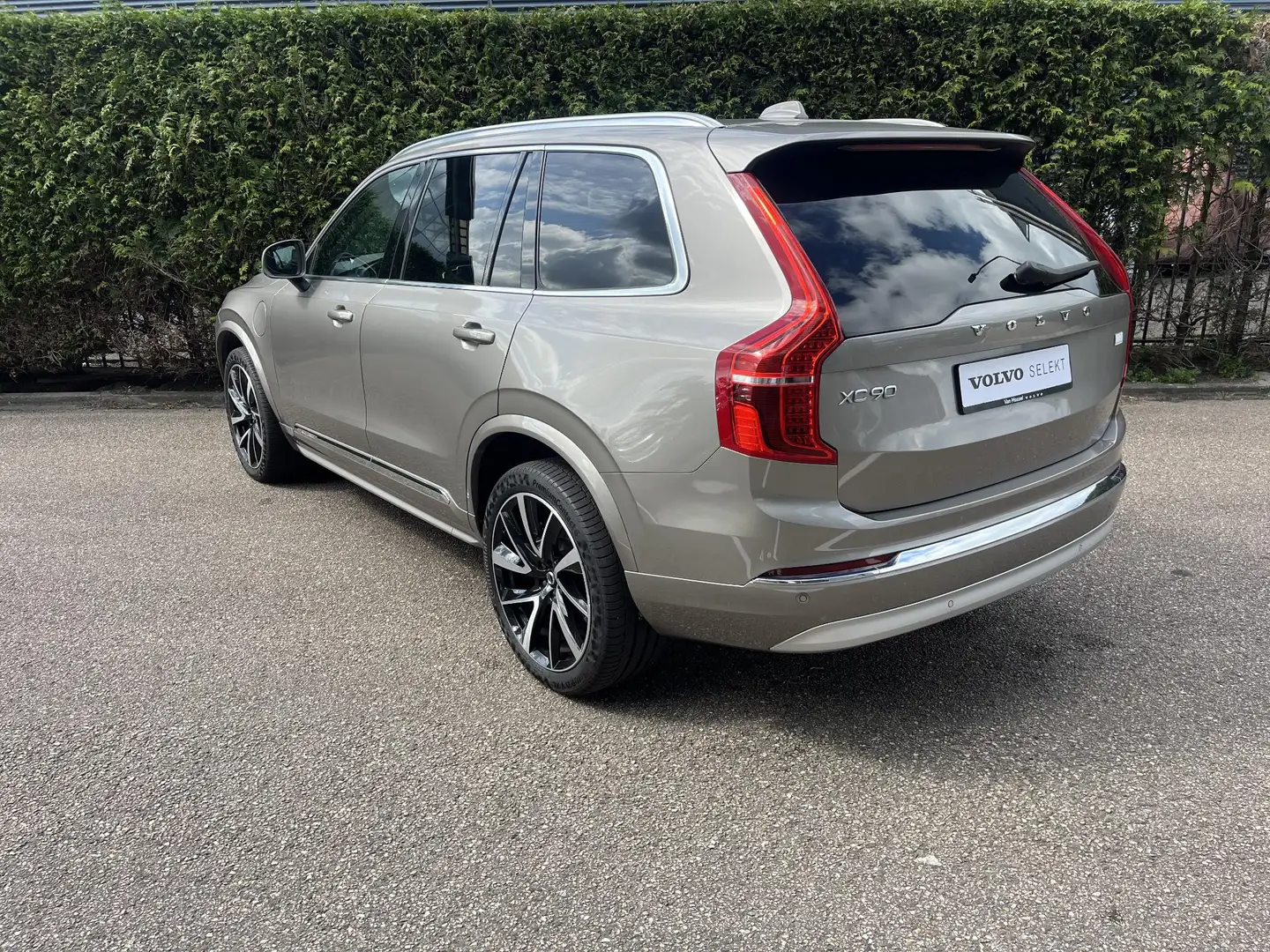 Volvo XC90 T8 Recharge AWD | Panoramadak | Harman/Kardon | Gris - 2