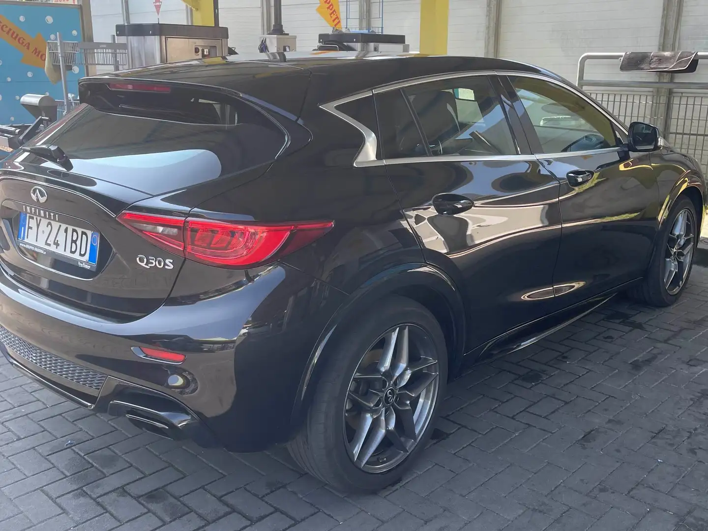 Infiniti Q30 Q30 1.5d Sport 109cv Nero - 1