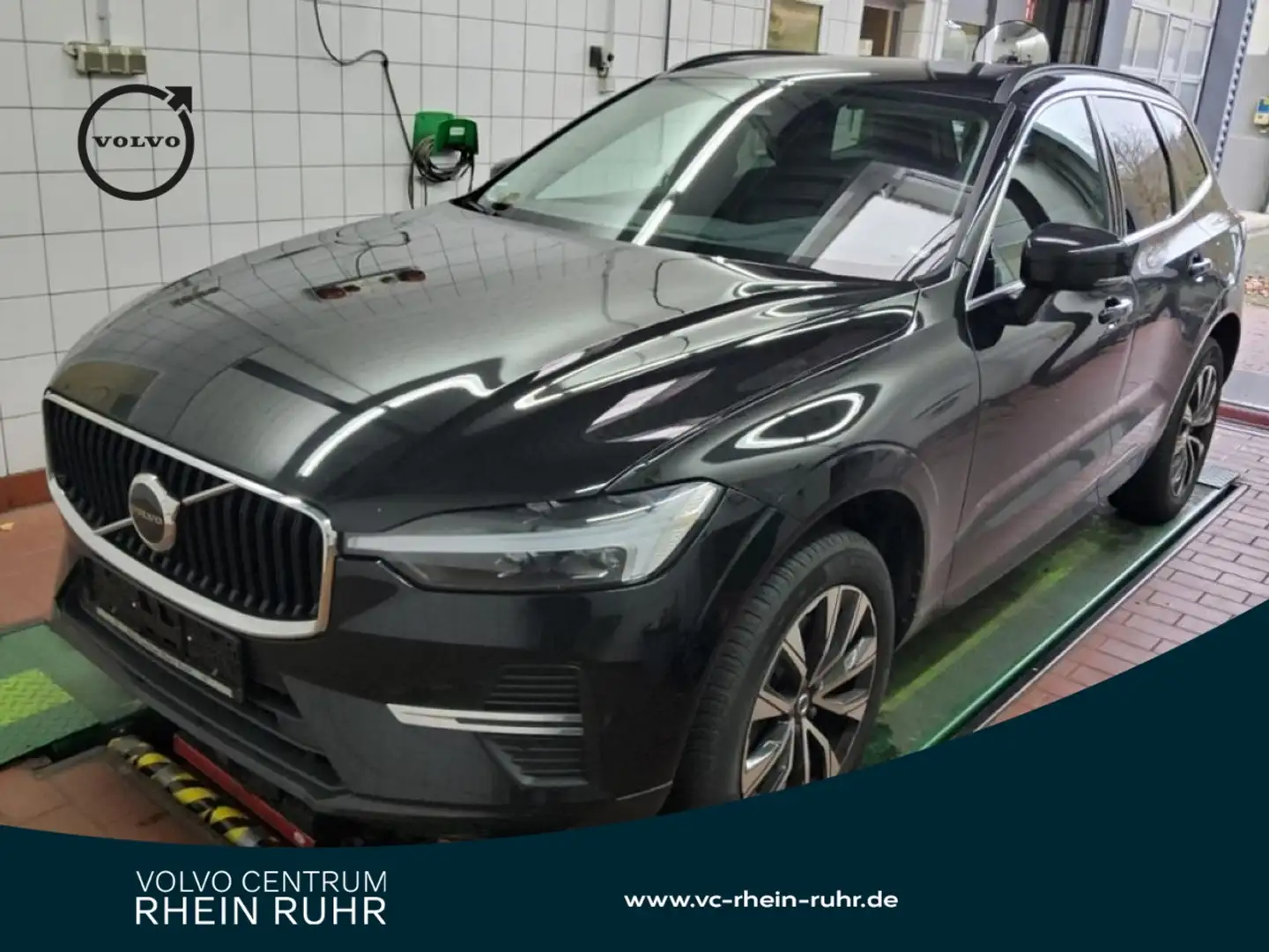 Volvo XC60 B4 Core+WINTERPAK+RFK+LM19+MET+DAB+NAVI+FAP Schwarz - 1