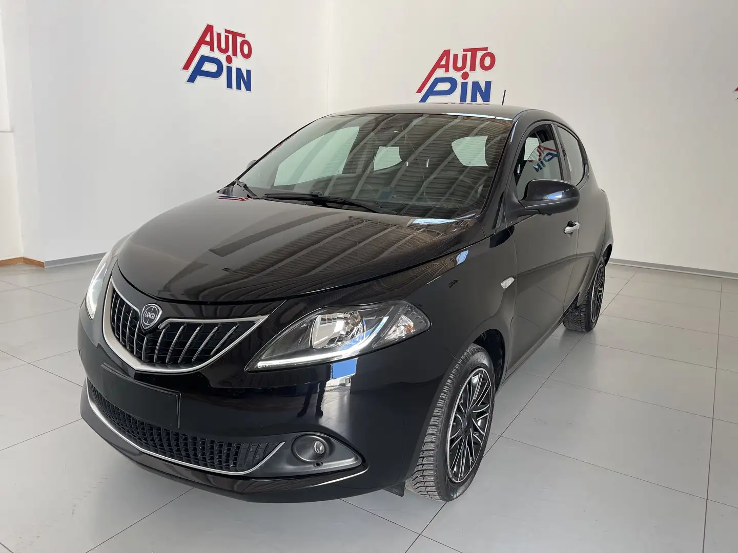 Lancia Ypsilon 1.0 FireFly 5 porte S&S Hybrid Gold *Display* - 1
