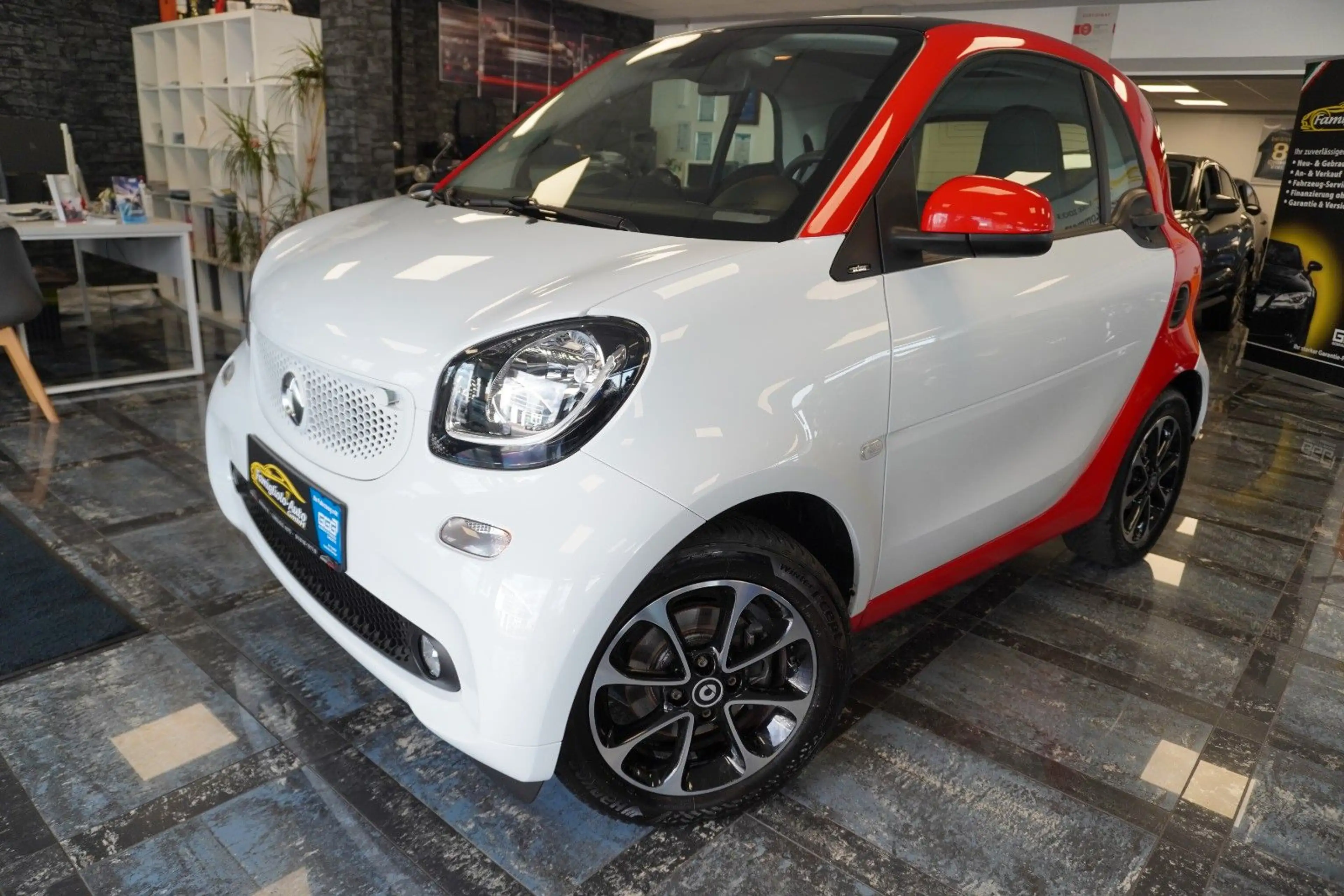 smart forTwo coupe/Leder/Navi/SHZ/Aluräder/GaWa/Pano — photo 2