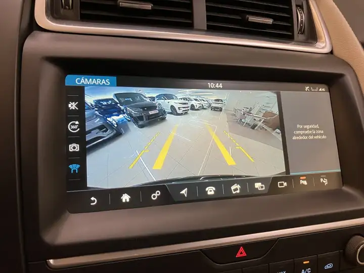 Jaguar E-Pace 2019, foto 9