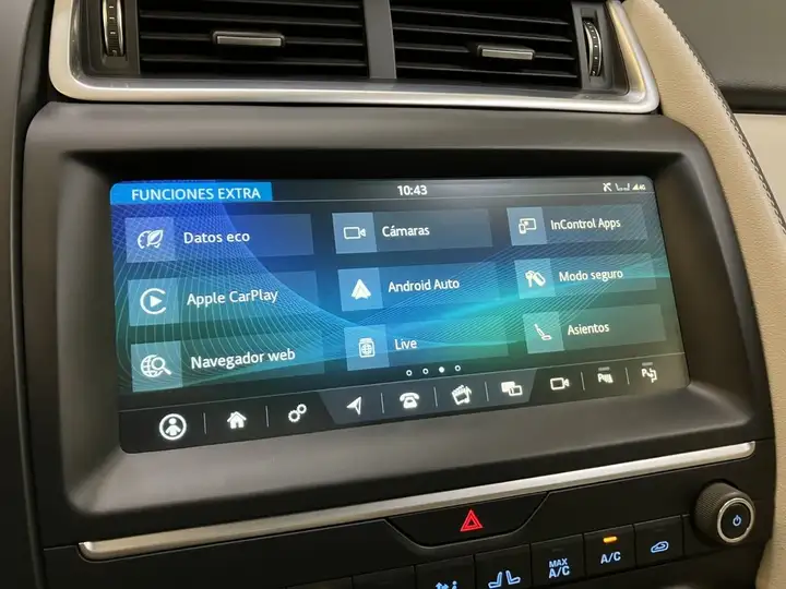 Jaguar E-Pace 2019, foto 21