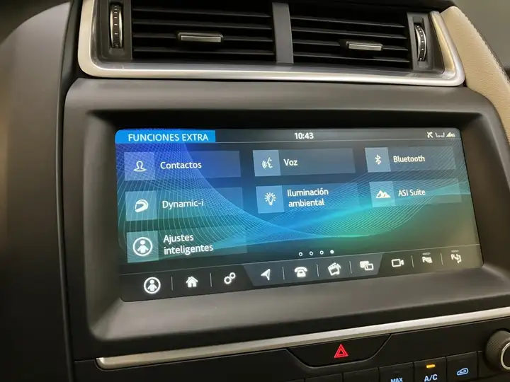 Jaguar E-Pace 2019, foto 28