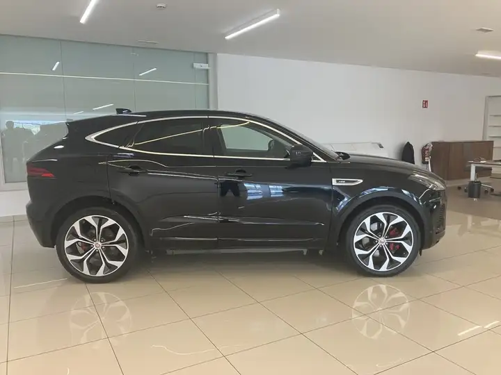 Jaguar E-Pace 2019, foto 32