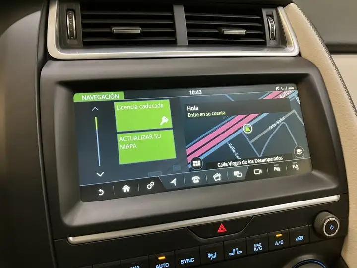 Jaguar E-Pace 2019, foto 18
