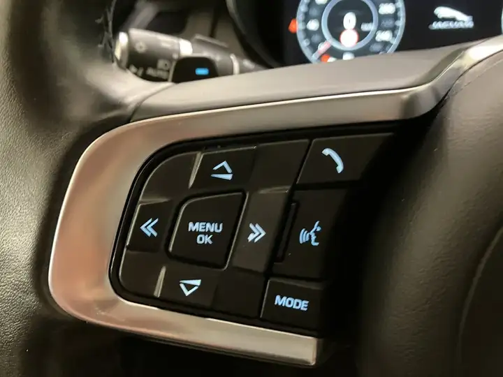 Jaguar E-Pace 2019, foto 20