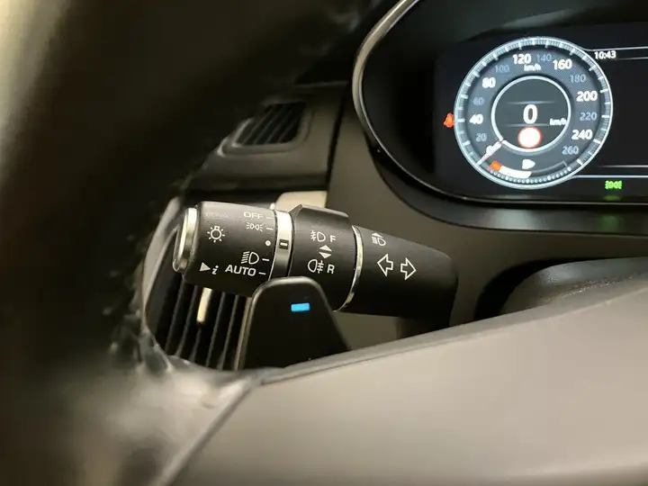Jaguar E-Pace 2019, foto 13