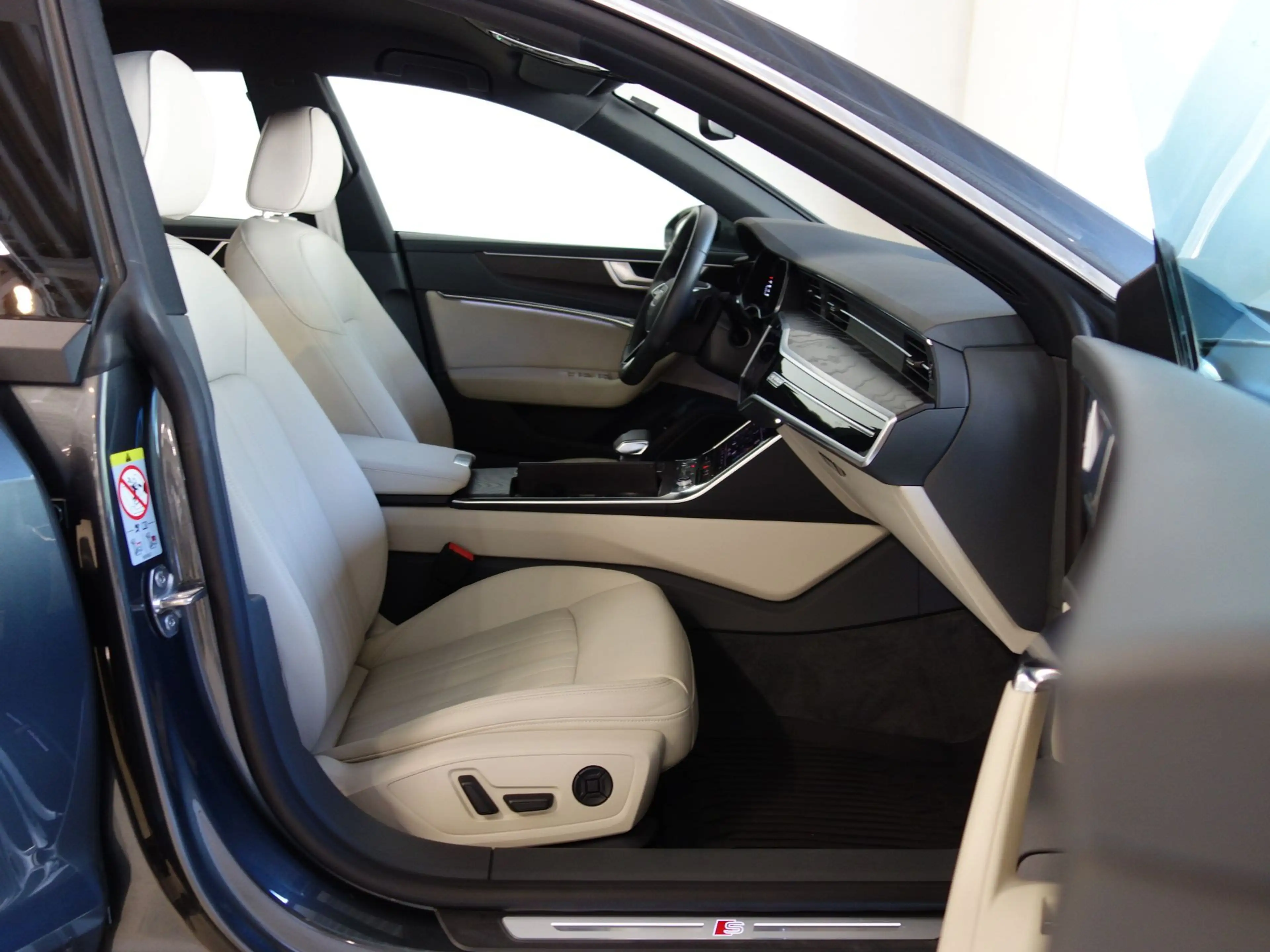 Audi A7 SB 55 TFSI quattro S-tronic *S-LINE *ASSISTENZ *M — photo 15