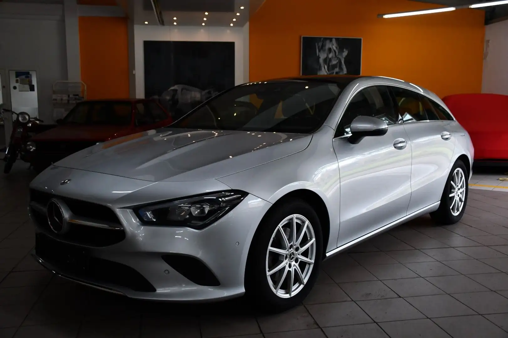 Mercedes-Benz CLA 200 CLA Shooting Brake CLA 200 d Argent - 1