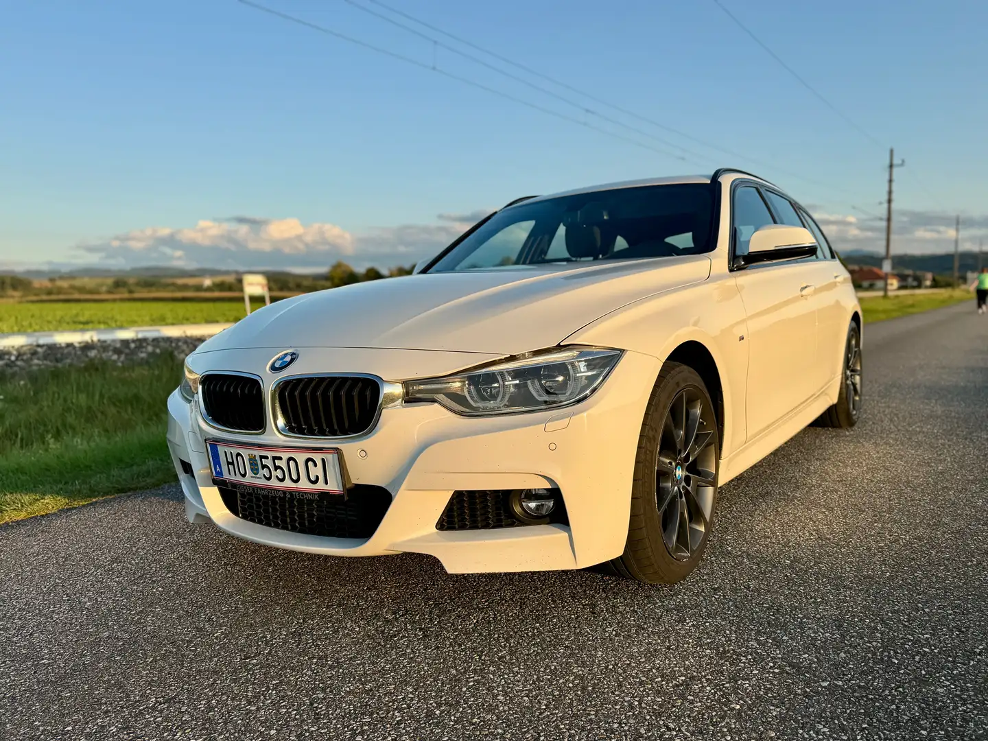 BMW 320 320d Touring M Sport Aut. M Sport Weiß - 1