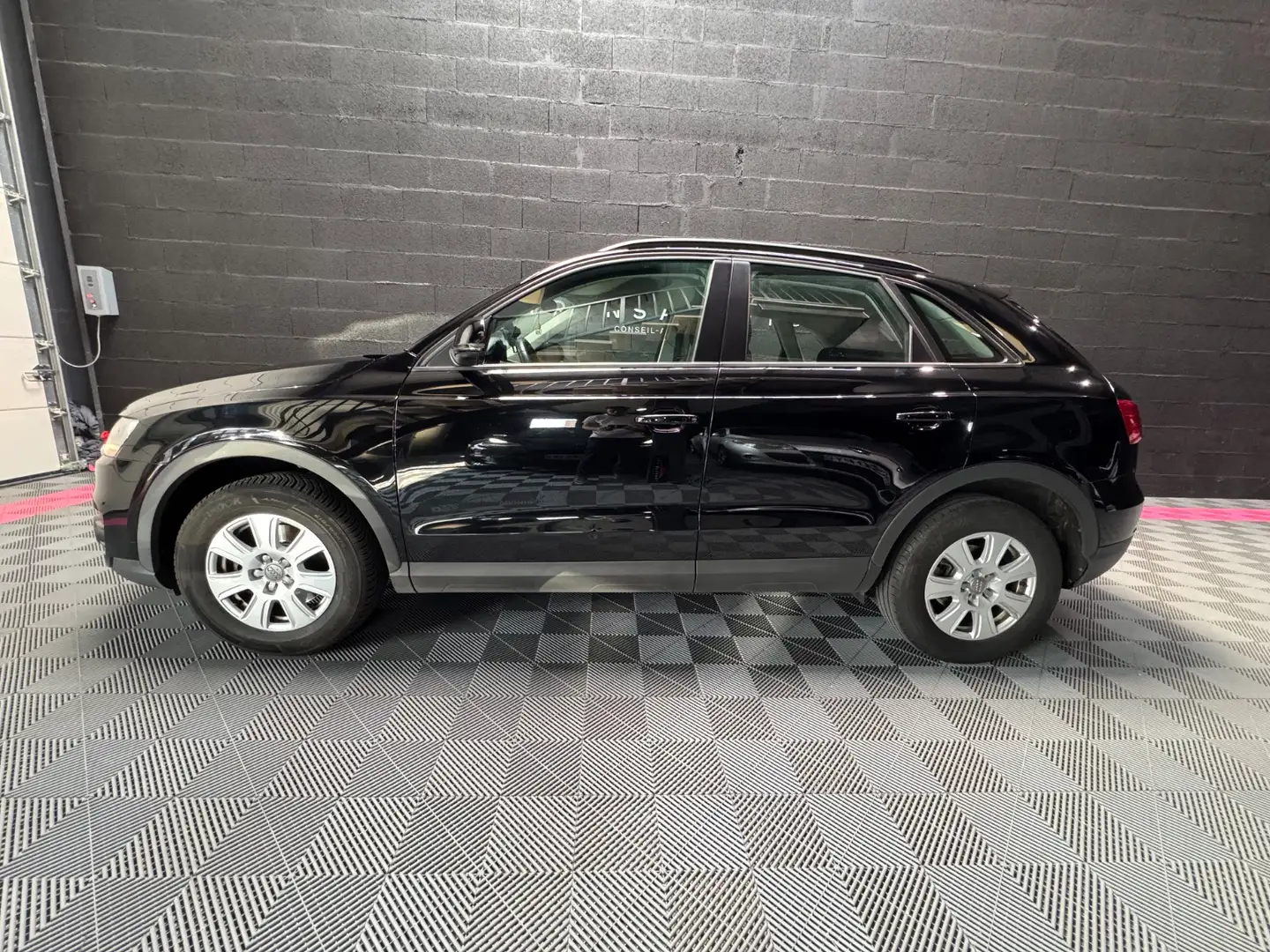 Audi Q3 Attraction Noir - 2