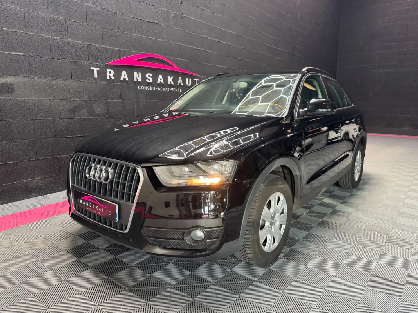 Audi Q3 Attraction Noir - 1