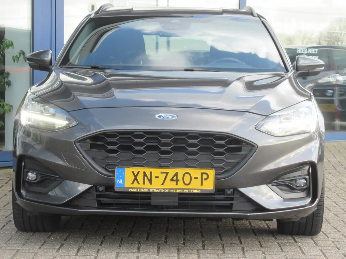 Ford Focus Wagon 1.0 EcoBoost ST Line Business, Winter Pack / Grau - 2