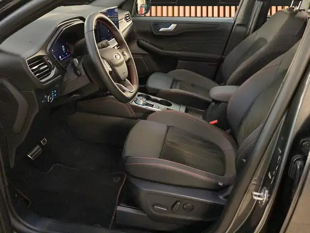 Ford Kuga view 3