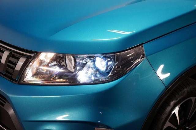 Suzuki Vitara Kamera / ACC/DAB Radio/Sitzheizung