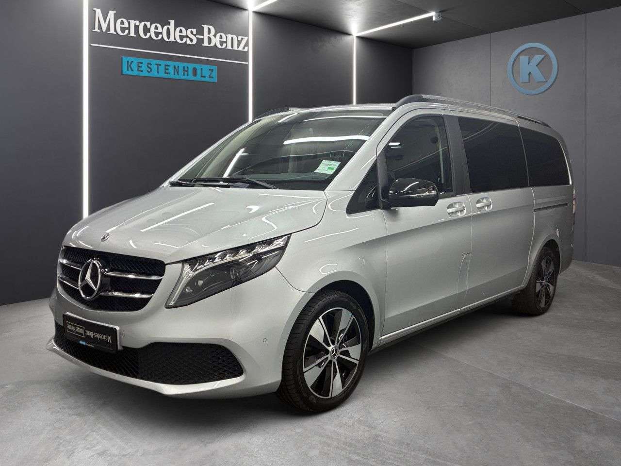 Mercedes-Benz V 220
