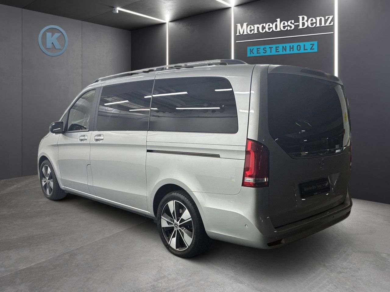 Mercedes-Benz V 220