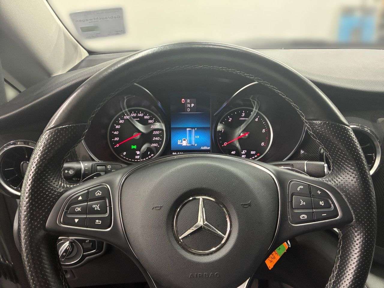 Mercedes-Benz V 220