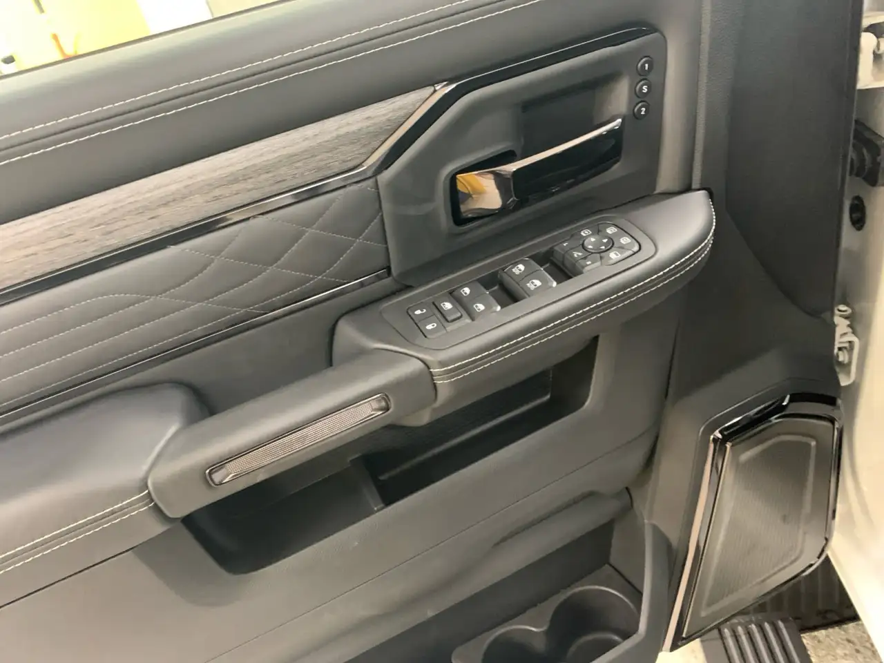 RAM 2500 photo RAM 2500
