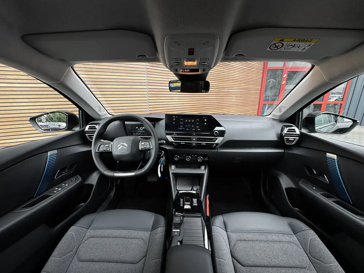 Citroen E-C4 Electric Feel 50 kWh Trekhaak / Camera / Clima Zwart - 2
