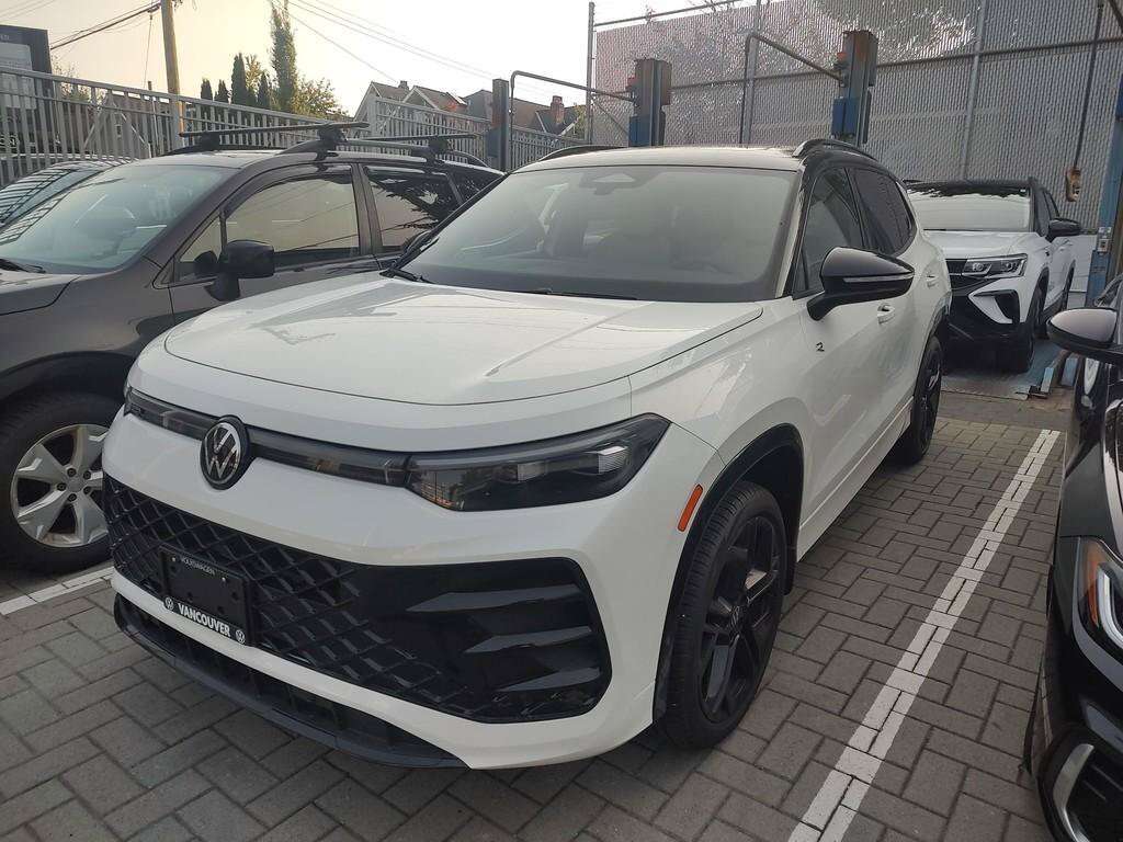 2026 Volkswagen Tiguan Comfortline R-Line Black Edition