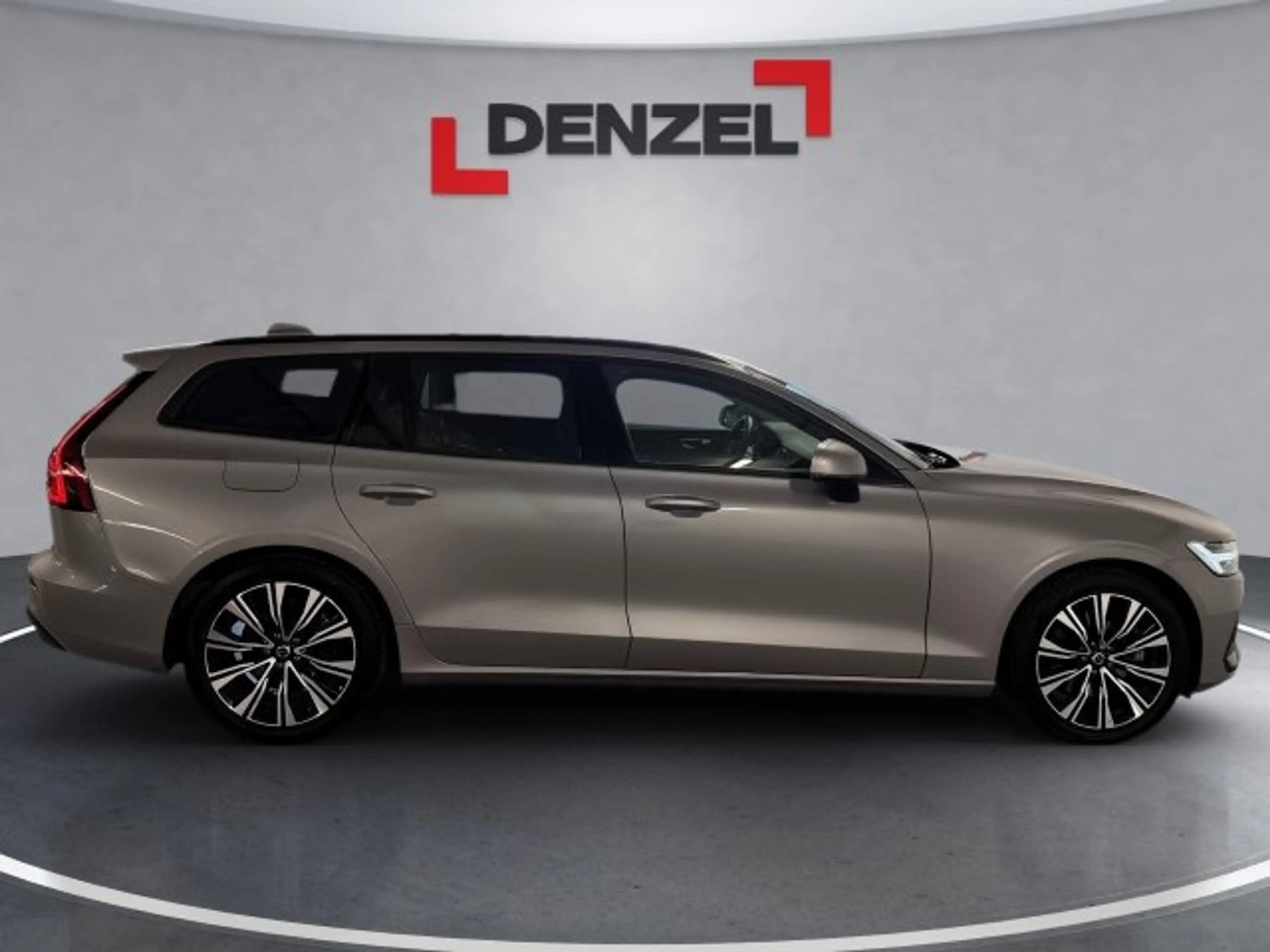 Volvo V60 Core, B4 Mild Hybrid, Benzin — photo 5