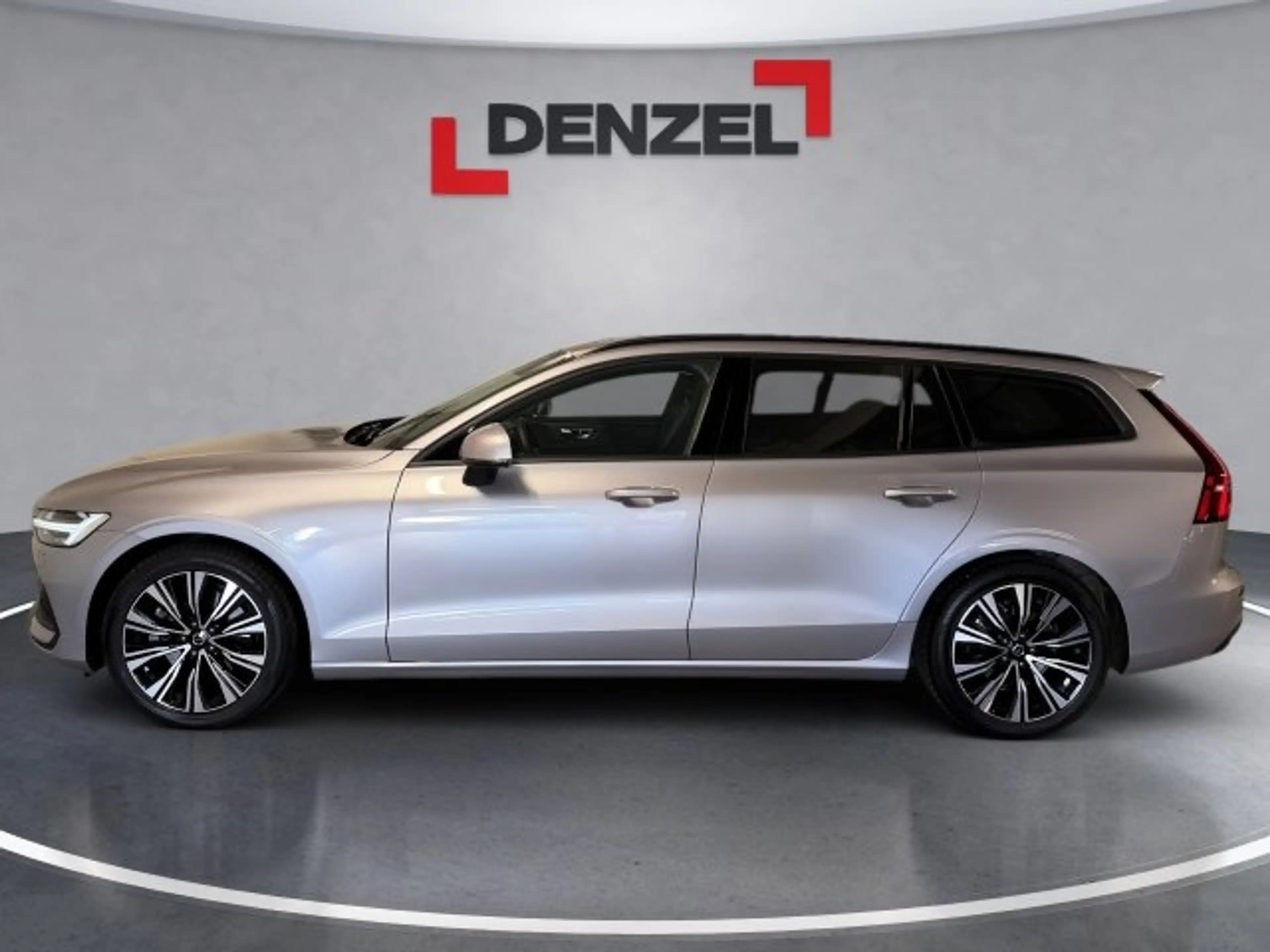 Volvo V60 Core, B4 Mild Hybrid, Benzin — photo 2