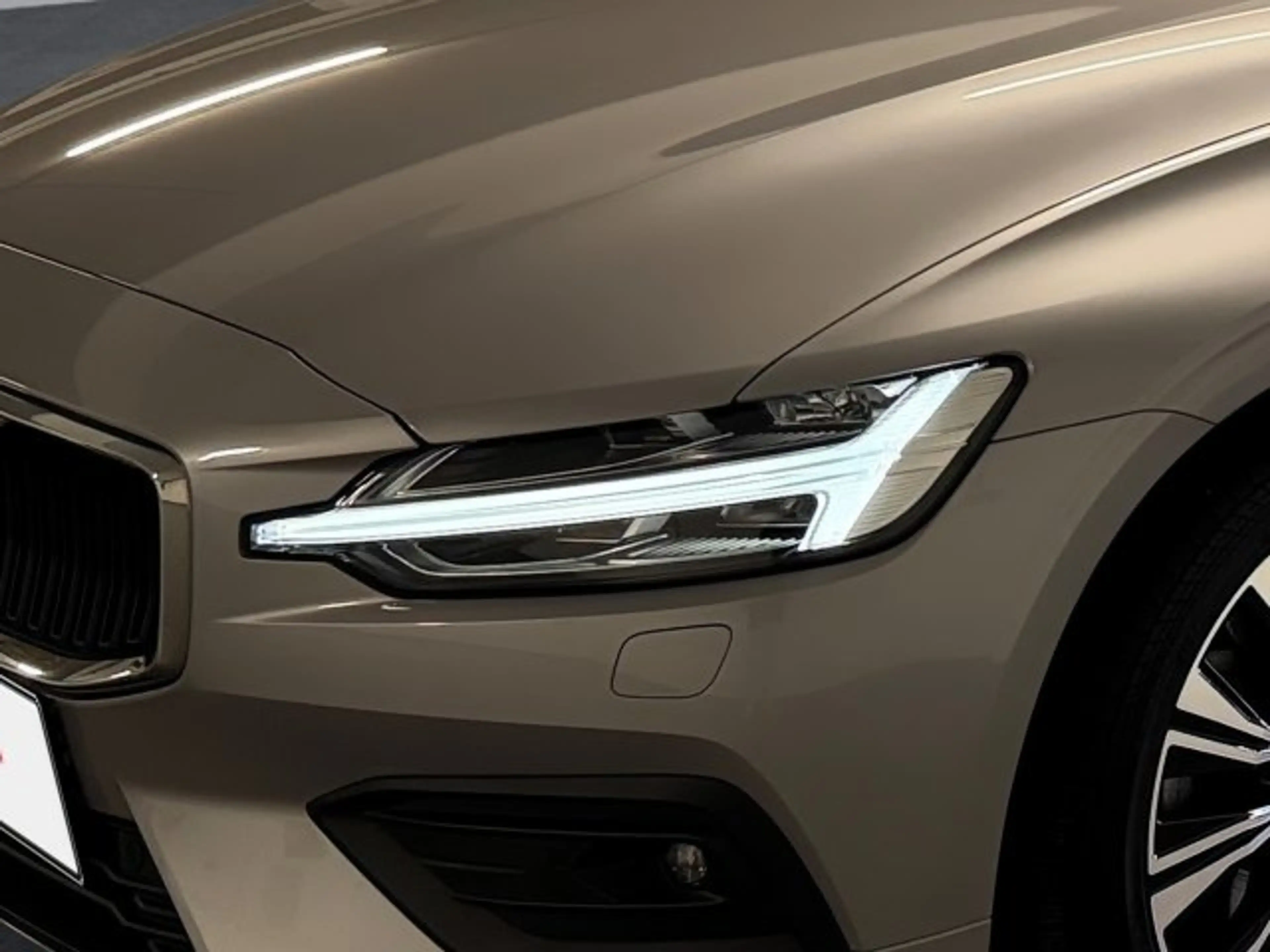 Volvo V60 Core, B4 Mild Hybrid, Benzin — photo 7