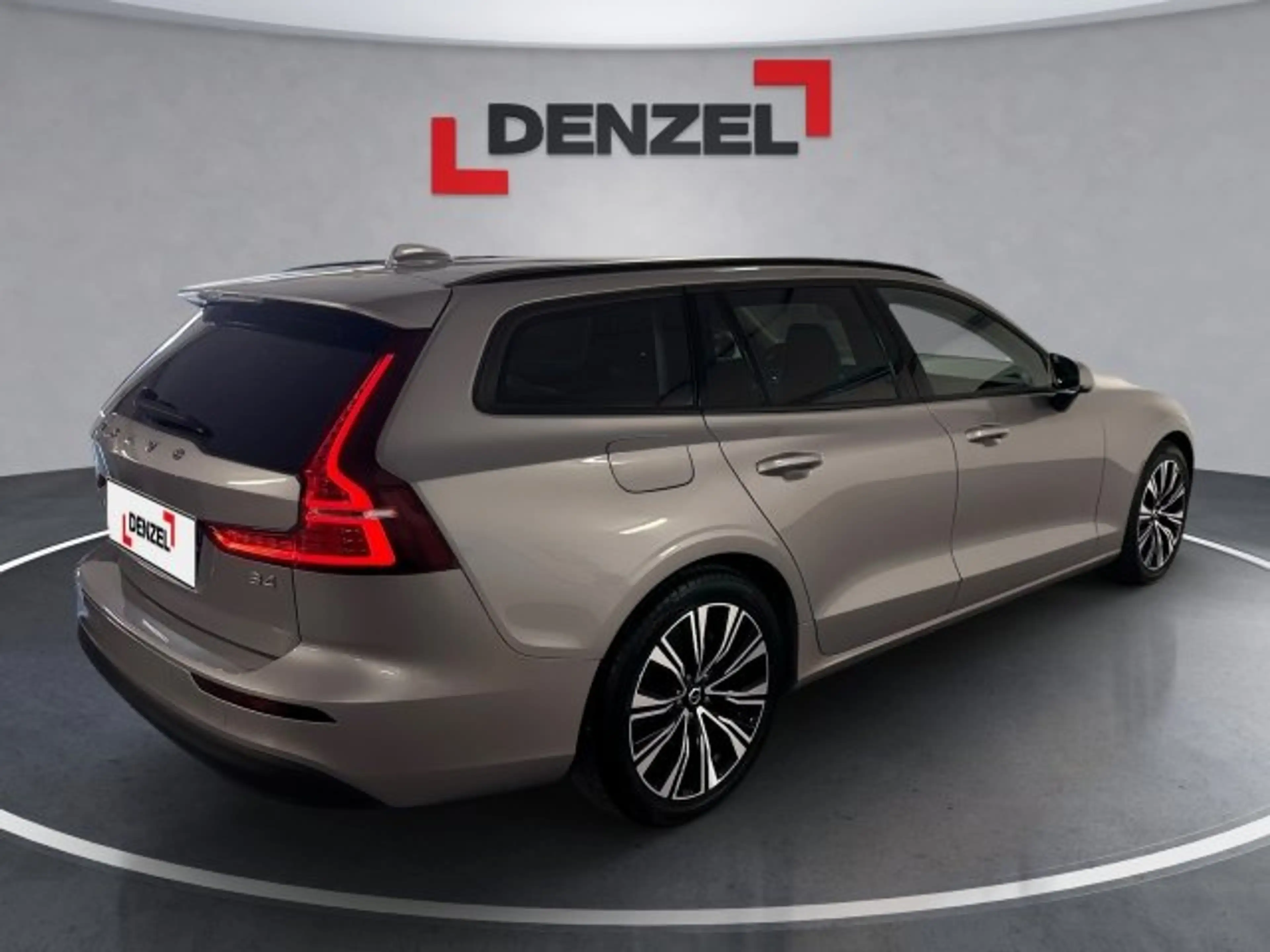 Volvo V60 Core, B4 Mild Hybrid, Benzin — photo 4