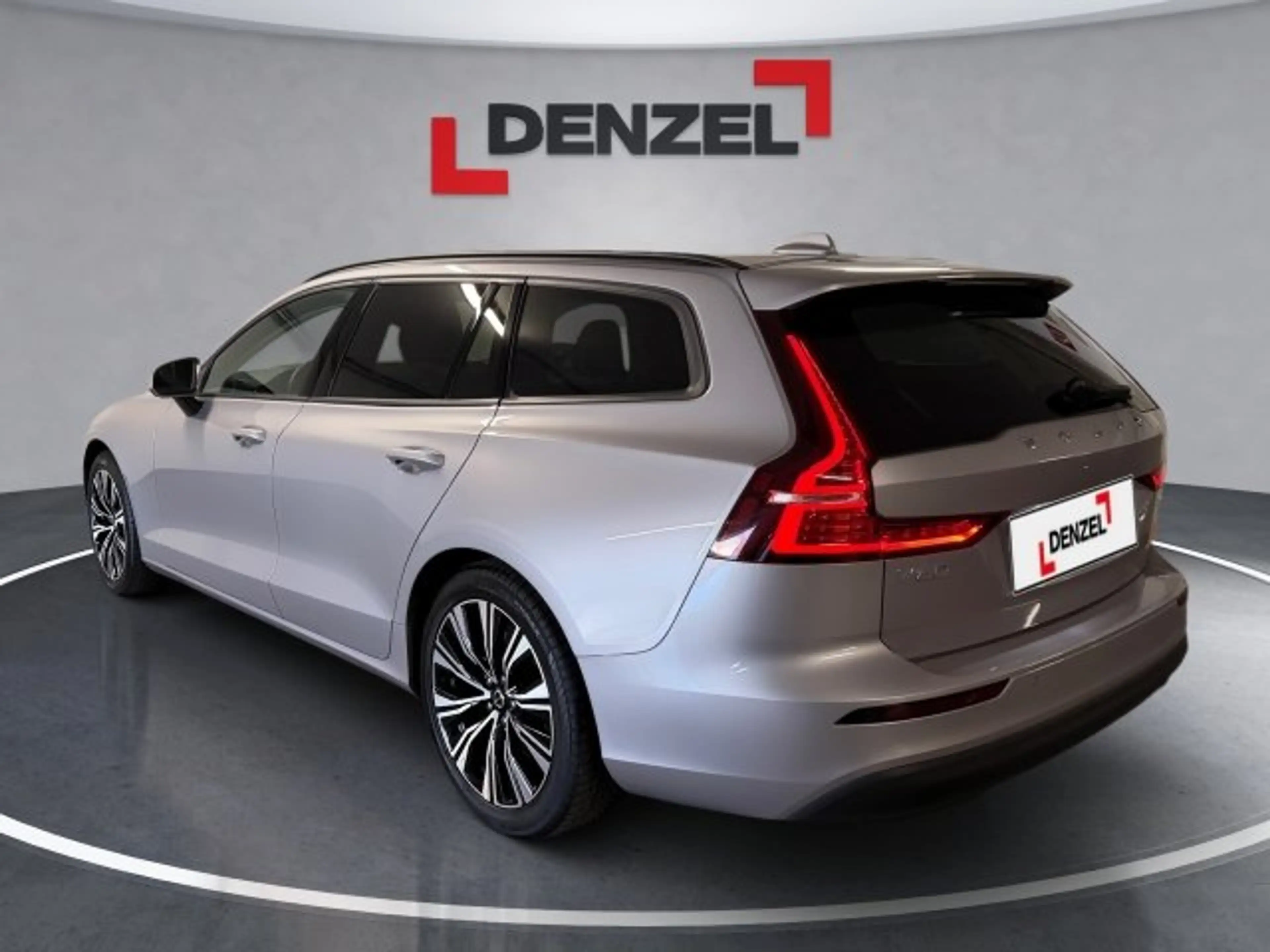 Volvo V60 Core, B4 Mild Hybrid, Benzin — photo 3