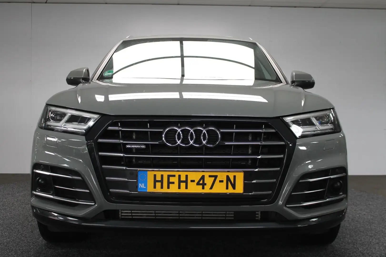 Audi Q5 55 TFSI e quattro Competition|lucht vering|trekhaa Grijs - 2