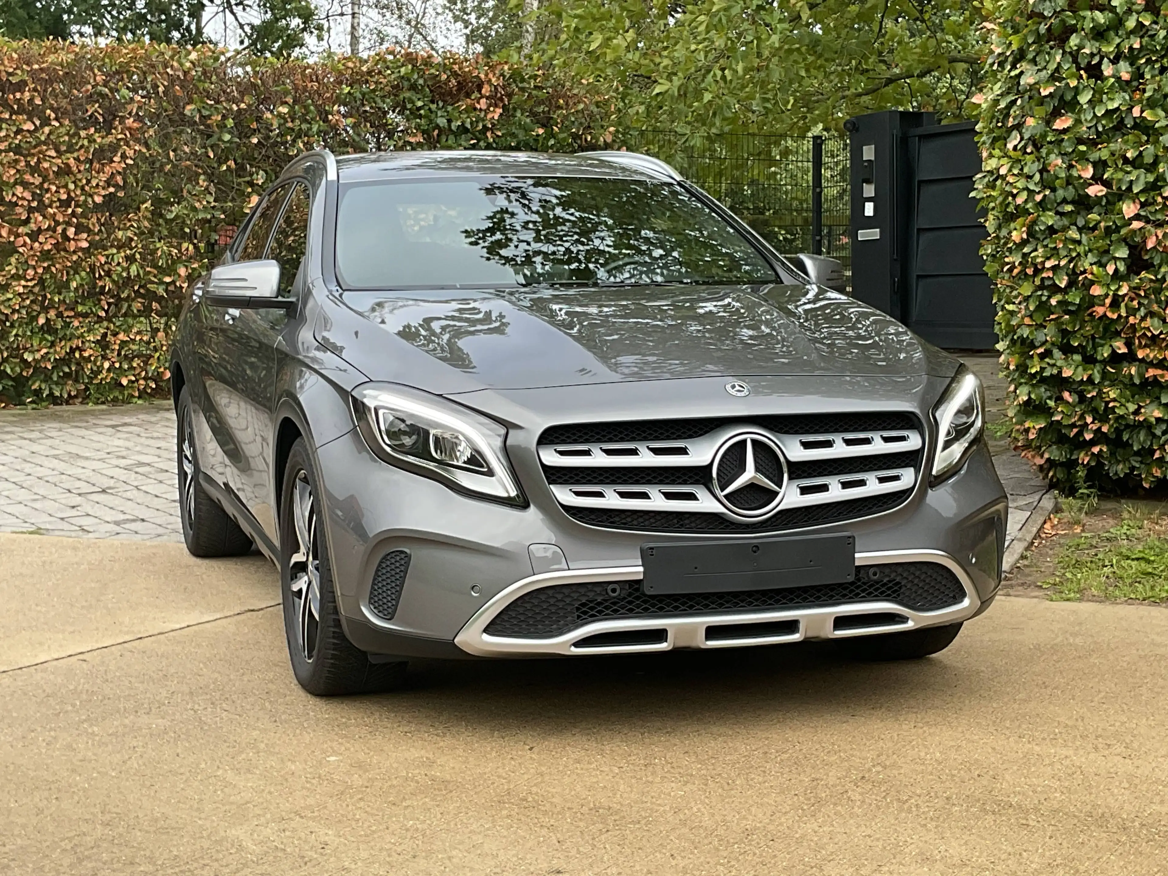 Mercedes-Benz GLA 180 Camera * Dodehoekassistentie * Elektr. kofferklep * Trekhaak * 2j waarborg! — photo 6