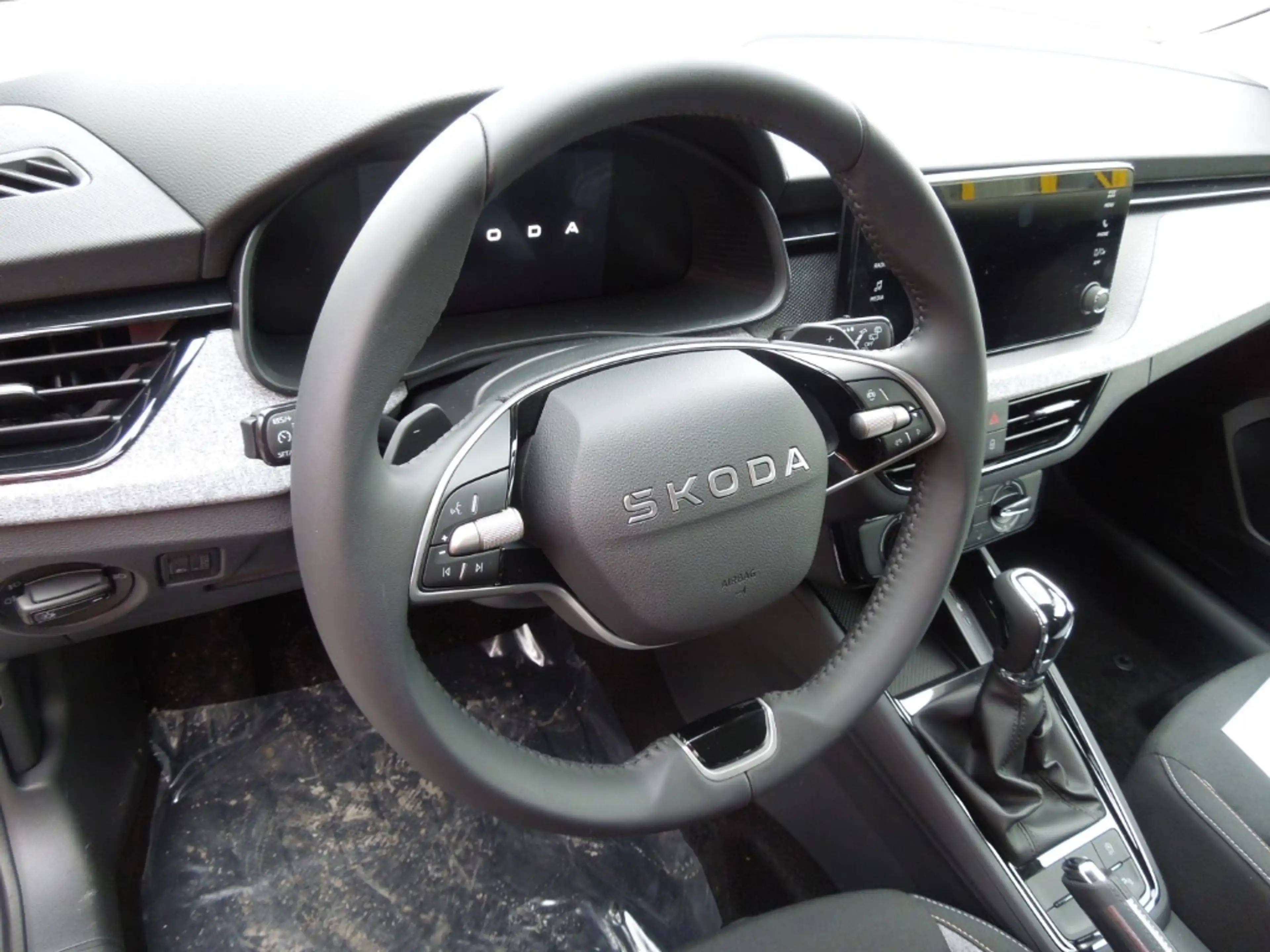 Skoda Scala 1.0TSI DSG Selection/LED/Sitzheizung/Kamera — photo 6