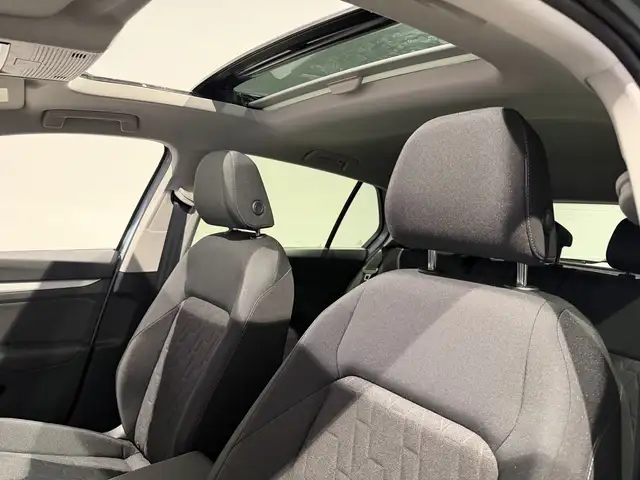 Volkswagen Golf view 10